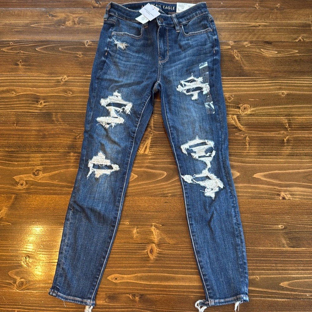 NWT American Eagle Distressed High Rise Jeggings